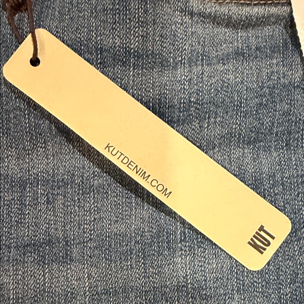 Kut from the Kloth Light Blue Skinny Jeans - Picture 4 of 10